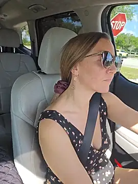 SkyelarSommer online show from April 27, 2:15 pm