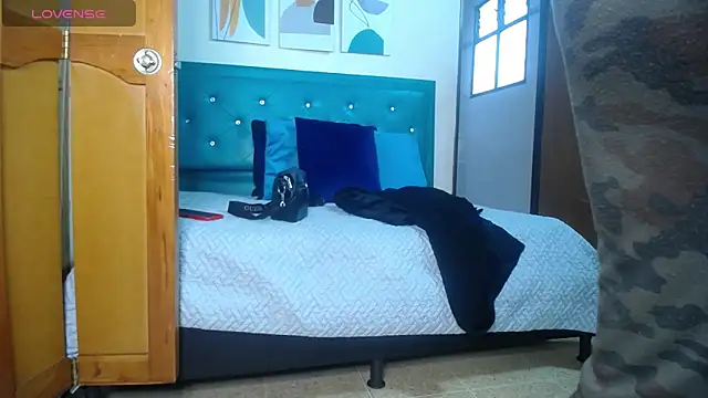 victoria  milf  online show from December 18, 1:56 pm