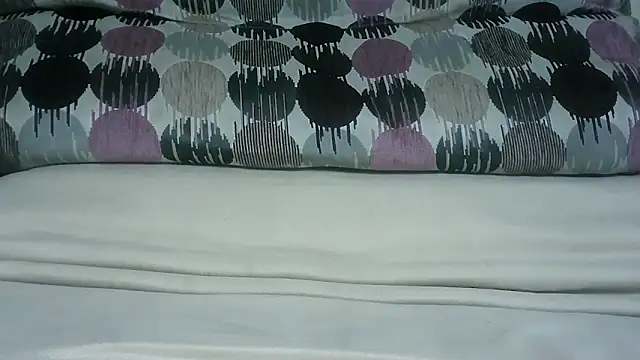 Snapshot of SladkiYA chatting on November 19, 2:55 am SladkiYA online show from November 19, 2:55 am