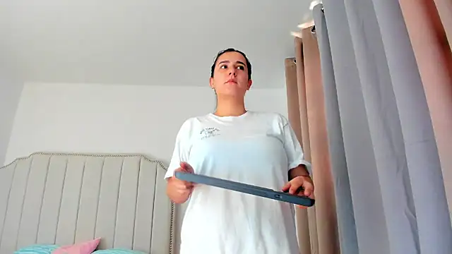 Hanna86 online show from March 15, 1:50 pm