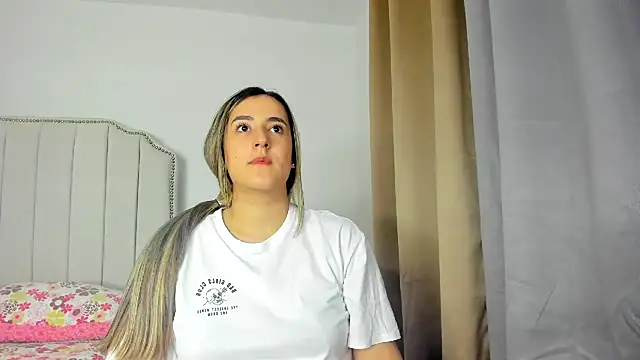 Hanna86 online show from August 1, 12:32 am