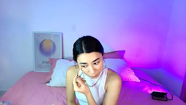 AmyOlimpo online show from April 17, 12:02 am