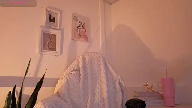 Snapshot of NebetColin chatting on February 16, 9:00 pm NebetColin online show from February 16, 9:00 pm