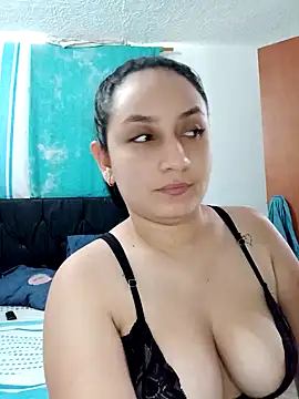 Snapshot of Angeelus2 chatting on December 8, 4:18 pm Angeelus2 online show from December 8, 4:18 pm