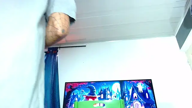 Snapshot of Tamarahryan chatting on October 31, 4:30 pm Tamarahryan online show from October 31, 4:30 pm