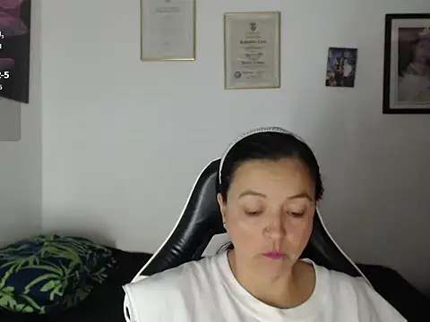 katty lorens online show from June 7, 1:54 am