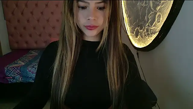 Snapshot of soft_doll_small123 chatting on January 22, 7:35 am soft doll small123 online show from January 22, 7:35 am