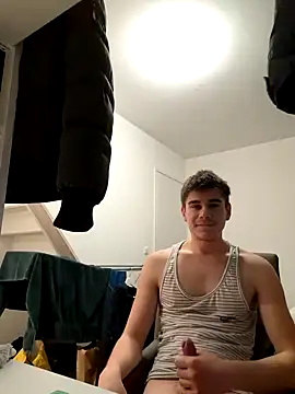 Snapshot of bestboy18 chatting on December 5, 6:11 pm bestboy18 online show from December 5, 6:11 pm