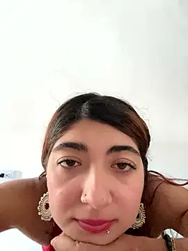 esteni online show from December 5, 3:50 pm