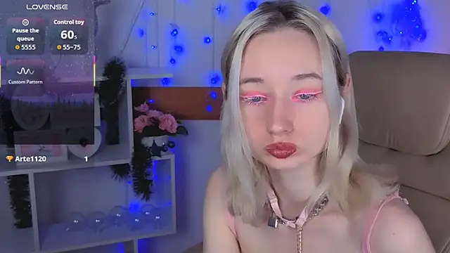 Snapshot of Katia_Kim chatting on January 6, 6:28 am Katia Kim online show from January 6, 6:28 am