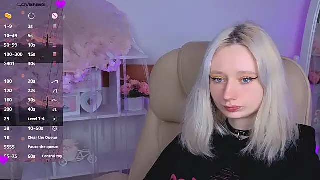 Snapshot of Katia_Kim chatting on February 12, 6:19 am Katia Kim online show from February 12, 6:19 am