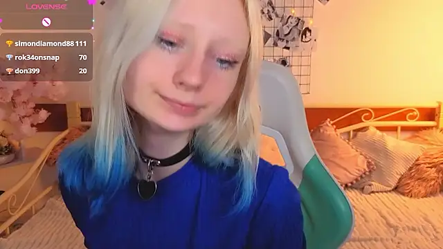 Snapshot of Katia_Kim chatting on February 19, 10:11 am Katia Kim online show from February 19, 10:11 am