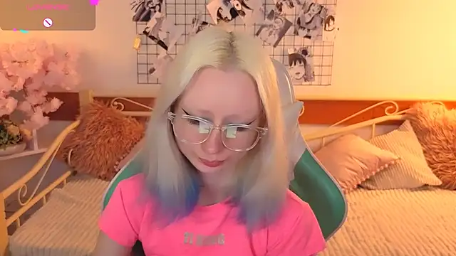 Snapshot of Katia_Kim chatting on February 24, 6:22 am Katia Kim online show from February 24, 6:22 am