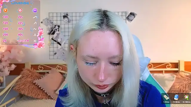 Snapshot of Katia_Kim chatting on March 22, 6:28 am Katia Kim online show from March 22, 6:28 am