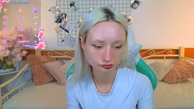 Snapshot of Katia_Kim chatting on March 27, 6:41 am Katia Kim online show from March 27, 6:41 am