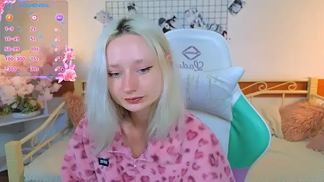 Snapshot of Katia_Kim chatting on March 29, 5:29 am Katia Kim online show from March 29, 5:29 am