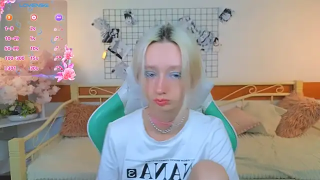 Snapshot of Katia_Kim chatting on March 31, 5:19 am Katia Kim online show from March 31, 5:19 am