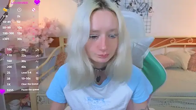 Snapshot of Katia_Kim chatting on April 5, 5:26 am Katia Kim online show from April 5, 5:26 am