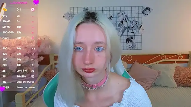 Snapshot of Katia_Kim chatting on April 14, 5:24 am Katia Kim online show from April 14, 5:24 am