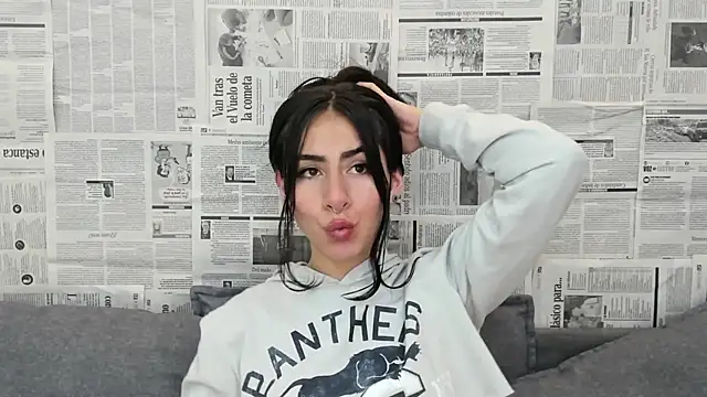 Mhelanny2 online show from December 7, 2:35 pm