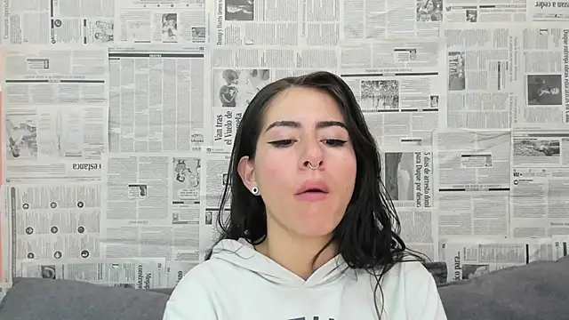 Mhelanny2 online show from December 7, 5:42 pm
