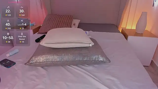 luisah  online show from October 27, 8:13 pm