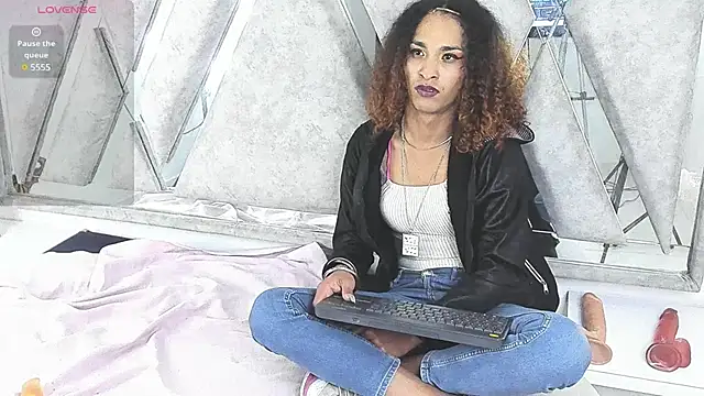 StefanyMiler online show from December 17, 10:01 am