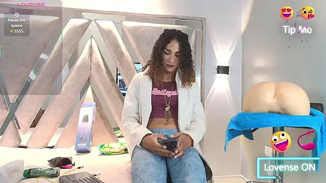 StefanyMiler online show from October 18, 8:09 pm