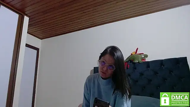 Sophi Cute online show from December 13, 10:55 pm