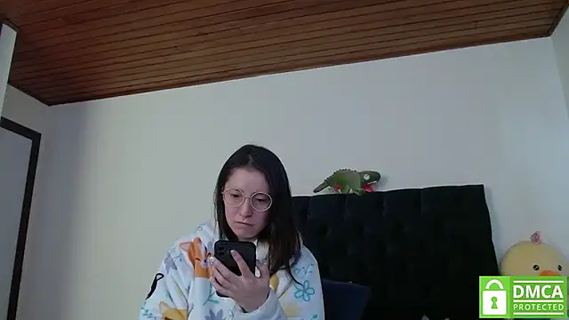 Sophi Cute online show from December 15, 7:31 pm