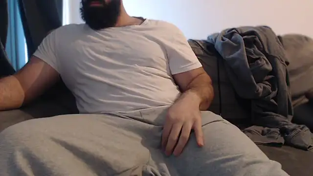 hugemachohandsome online show from December 3, 9:07 am