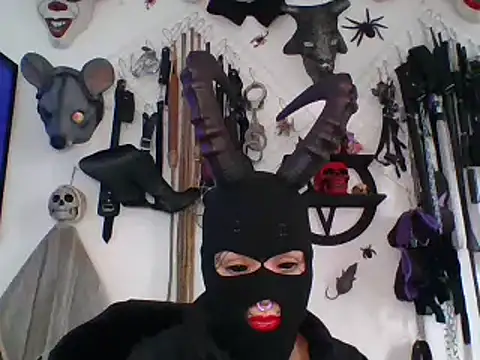 Snapshot of FeticheMacabre chatting on June 14, 5:48 pm FeticheMacabre online show from June 14, 5:48 pm