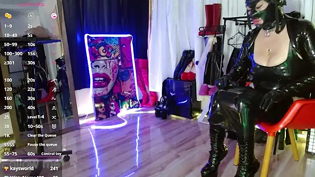 Snapshot of LatexDevil_Blondie chatting on February 13, 6:27 pm LatexDevil Blondie online show from February 13, 6:27 pm