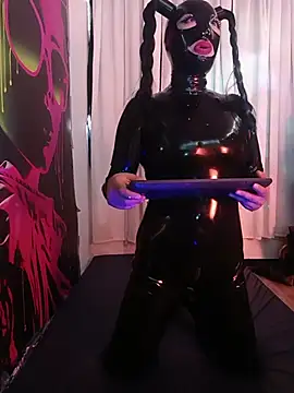 Snapshot of LatexDevil_Blondie chatting on June 23, 5:00 pm LatexDevil Blondie online show from June 23, 5:00 pm