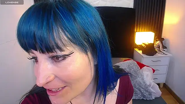 alicia moom online show from December 17, 9:27 pm