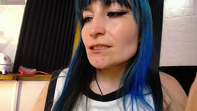 alicia moom online show from February 1, 11:06 pm