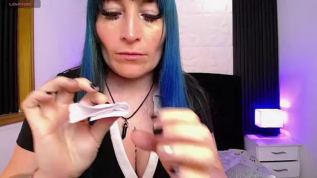 alicia moom online show from March 6, 6:48 pm