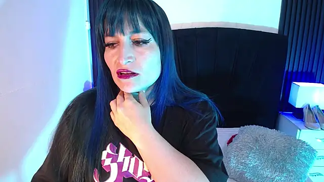 alicia moom online show from November 5, 7:47 pm