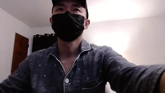 twbobo00715 online show from March 22, 4:10 pm