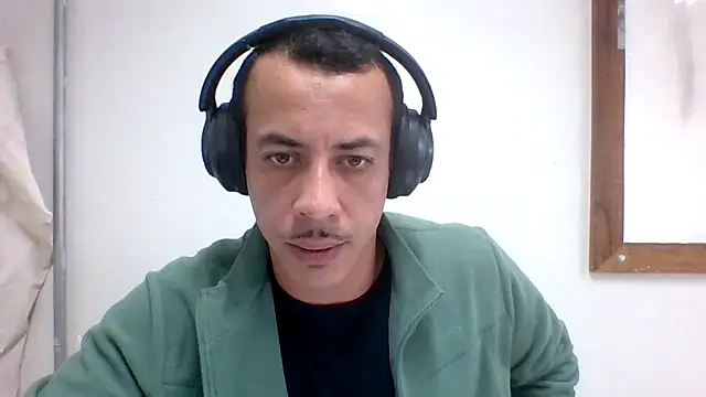 Snapshot of MachoScorpionCaralho chatting on June 3, 2:33 pm MachoScorpionCaralho online show from June 3, 2:33 pm