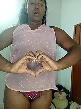 Snapshot of interracia1xx chatting on July 8, 3:55 am interracia1xx online show from July 8, 3:55 am