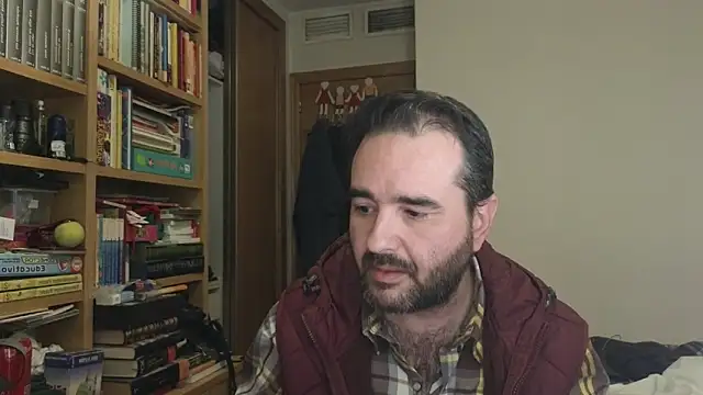 curiosillo83 online show from November 24, 8:19 pm