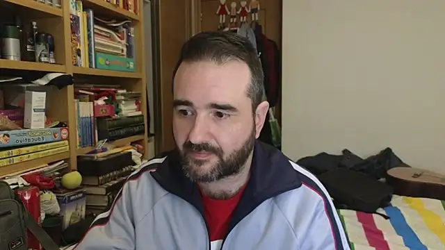 curiosillo83 online show from April 8, 9:20 am