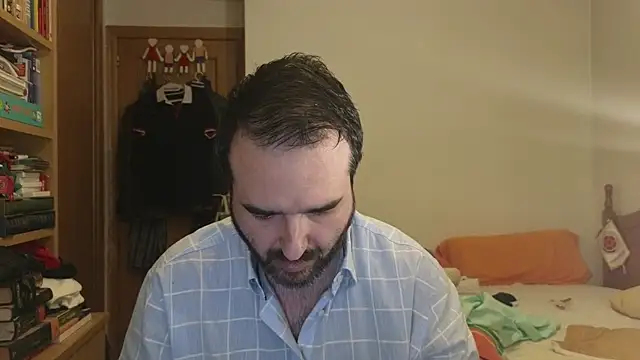 Snapshot of curiosillo83 chatting on June 12, 10:25 am curiosillo83 online show from June 12, 10:25 am