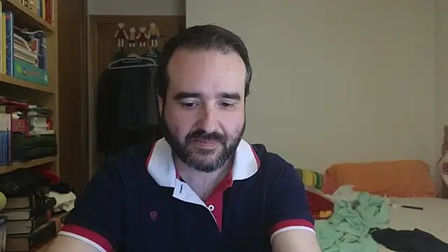 Snapshot of curiosillo83 chatting on June 17, 11:23 am curiosillo83 online show from June 17, 11:23 am