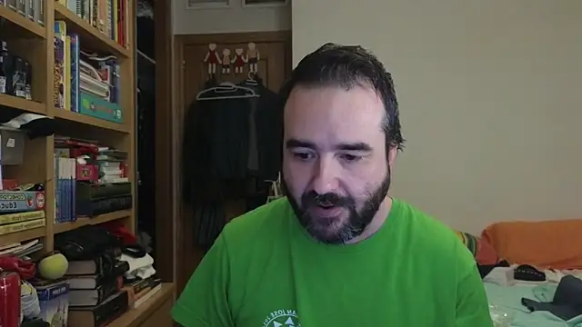 Snapshot of curiosillo83 chatting on June 20, 8:39 am curiosillo83 online show from June 20, 8:39 am