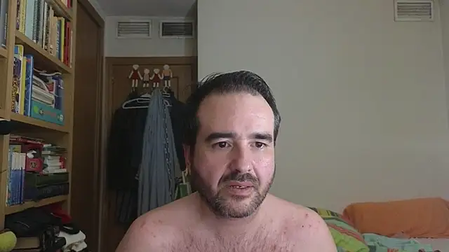 Snapshot of curiosillo83 chatting on June 25, 12:54 am curiosillo83 online show from June 25, 12:54 am