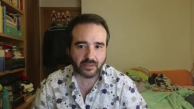 Snapshot of curiosillo83 chatting on July 6, 2:14 pm curiosillo83 online show from July 6, 2:14 pm