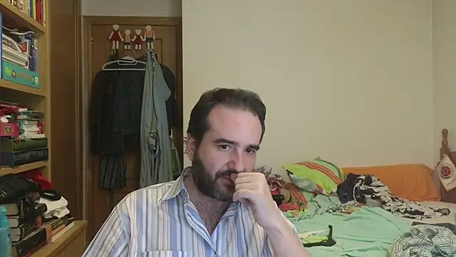 Snapshot of curiosillo83 chatting on July 8, 2:32 pm curiosillo83 online show from July 8, 2:32 pm