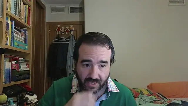 Snapshot of curiosillo83 chatting on July 11, 9:23 am curiosillo83 online show from July 11, 9:23 am